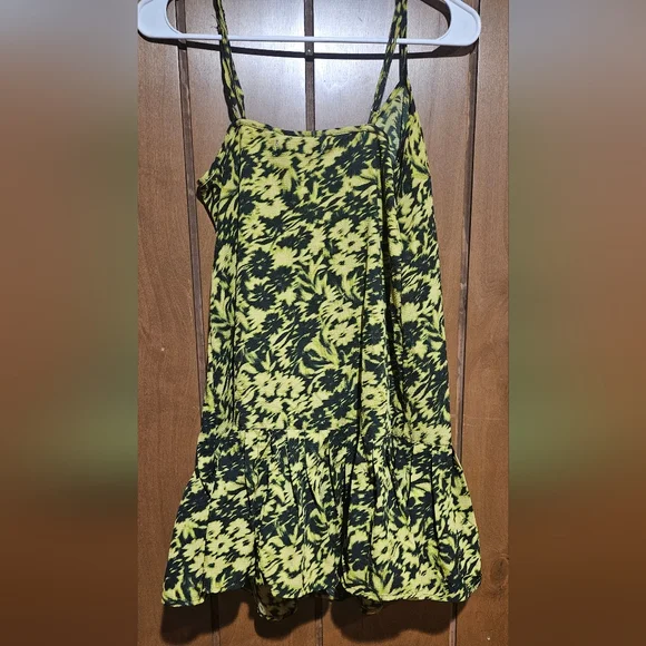 Worn once black and yellow dress - Picture 2 of 3